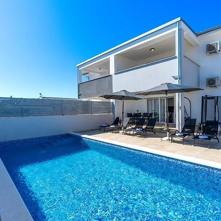 Villa Ema And Ana Pula Exterior photo